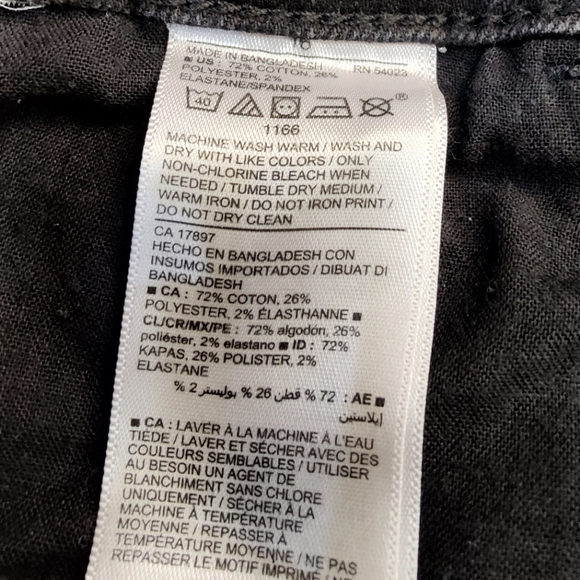 Old Navy Boyfriend Denim Shorts - Picture 5 of 6